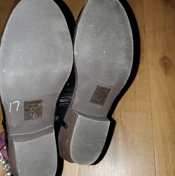 Black booties - Picture 3 of 3